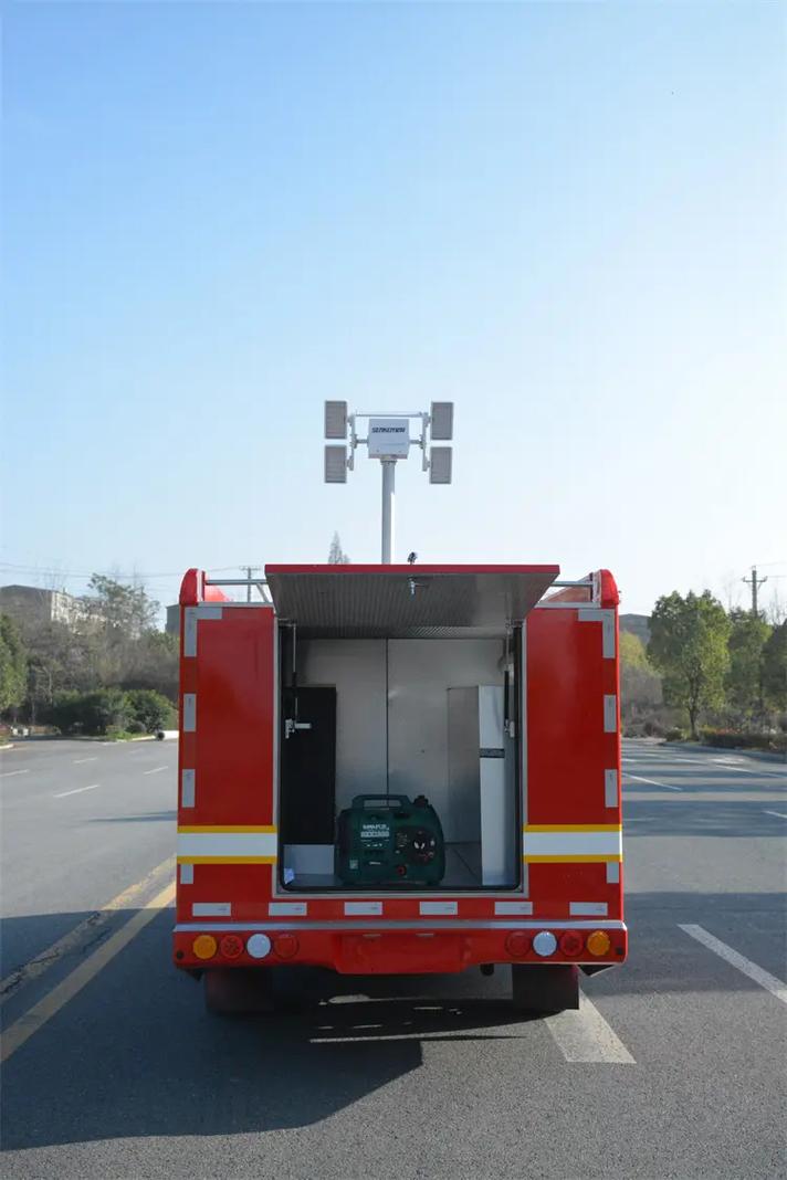 多功能應(yīng)急通信指揮車 SUV平臺與拓展方艙構(gòu)筑移動指揮中樞